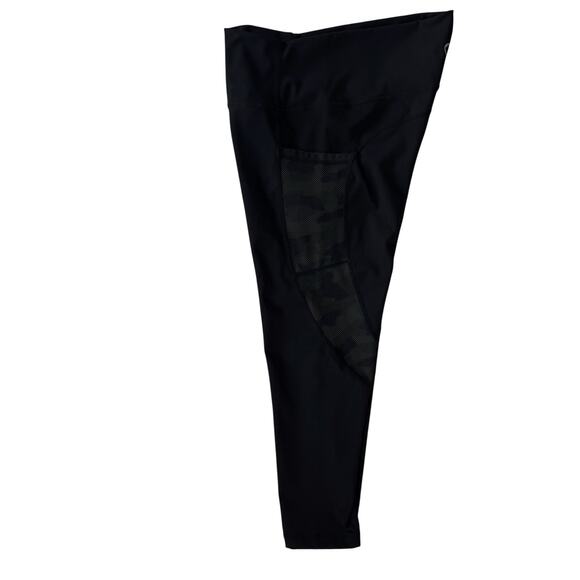Zyia Active 3/4 Leggings Women's 8-10 Black with Camo Accents Side Pockets - Picture 3 of 7